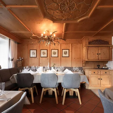 Hotel Alpenstolz 3*