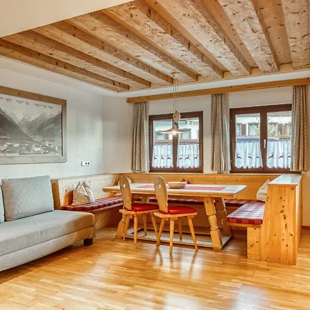 Hotel Alpenstolz