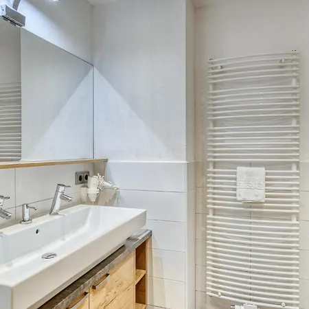 Alpenstolz Hotel 3*