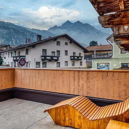Hotel Alpenstolz