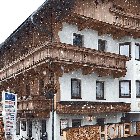 Hotel Alpenstolz