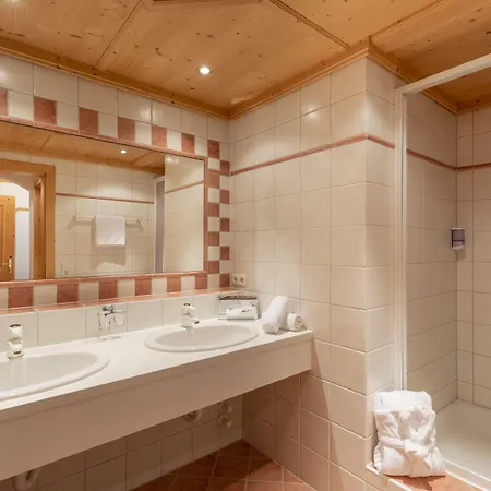 Hotel Alpenstolz - Culinary Hideaway Stubai 3*
