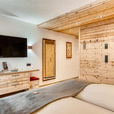 Alpenstolz - Culinary Hideaway Stubai Hotel 3*