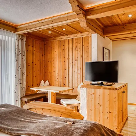 Alpenstolz - Culinary Hideaway Stubai Hotel 3*