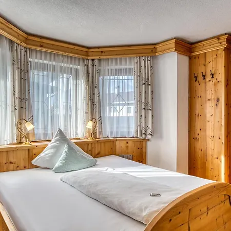 Alpenstolz - Culinary Hideaway Stubai Hotel 3*