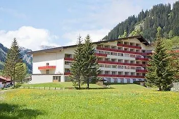 Hotel Alpenstolz