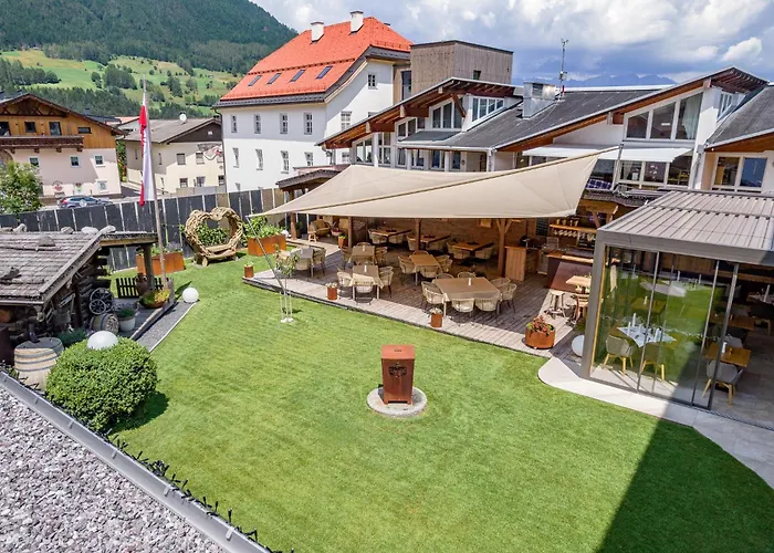 Otel Alpenstolz 3*
