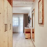 Alpenstolz Hotell 3*