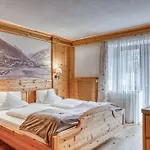 Hotell Alpenstolz 3*