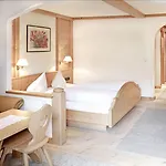 Hotel Alpenstolz