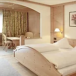 Alpenstolz Hotell Mieders