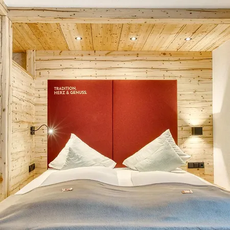 Alpenstolz Hotel 3*