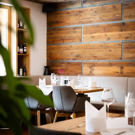 ホテル Alpenstolz