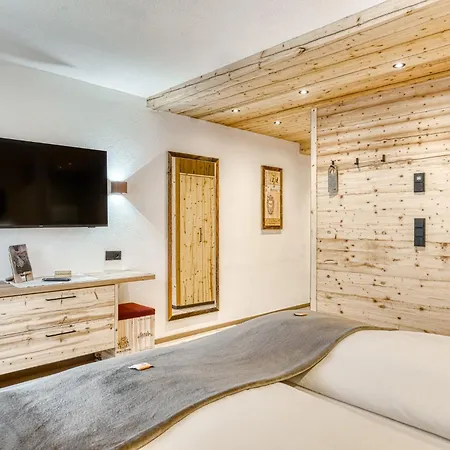 Hotel Alpenstolz