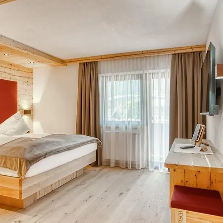 Hotel Alpenstolz 3*