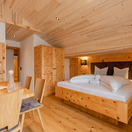 Alpenstolz ホテル ミーダース